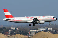 OE-LBP @ VIE - Austrian Airlines - by Chris Jilli