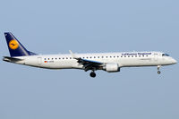 D-AEBE @ VIE - Lufthansa Regional - by Chris Jilli
