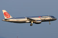 OE-LEC @ VIE - NIKI - by Chris Jilli