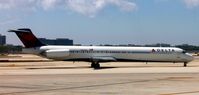 N933DL @ KMIA - Delta Airlines McDonnell-Douglas MD-88 - by Kreg Anderson