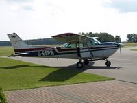 D-ESPW @ EDCG - parking - by Volker Leissing