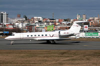 HB-IMJ @ ESSB - Lining up runway 30.