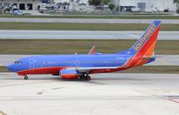 N202WN @ KFLL - Boeing 737-700 - by Mark Pasqualino
