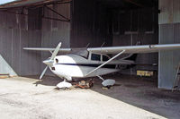 N71229 @ KMNZ - N71229 Cessna 182M Hamilton, TX 14.1.05 - by Brian Johnstone