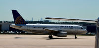 N853UA @ KIAH - Taxi Houston - by Ronald Barker