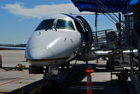 N14542 @ KIAH - At the gate Houston - by Ronald Barker