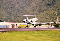 N546QS @ TNCM - N546QS