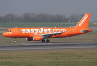 G-EZUI @ LOWW - Easyjet A320 - by Thomas Ranner