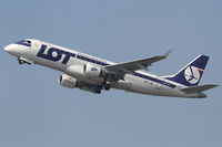 SP-LIA @ LOWW - LOT Emb175 - by Thomas Ranner