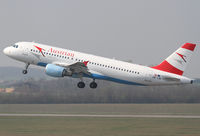 OE-LBI @ LOWW - Austrian A320 - by Thomas Ranner
