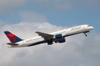 N643DL @ KFLL - Boeing 757-200