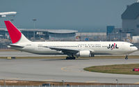 JA8980 @ VHHH - Japan Airlines