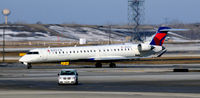 N137EV @ KORD - Taxi Chicago - by Ronald Barker