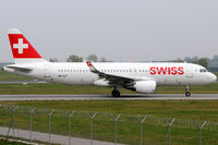 HB-JLT @ VIE - Swiss - by Chris Jilli