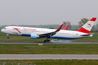 OE-LAE @ VIE - Austrian Airlines - by Chris Jilli
