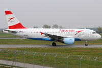 OE-LDC @ VIE - Austrian Airlines - by Chris Jilli