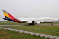 HL7419 @ VIE - Asiana Cargo - by Chris Jilli