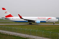 OE-LAE @ VIE - Austrian Airlines - by Chris Jilli