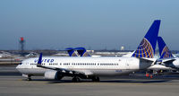 N37419 @ KORD - Taxi Chicago - by Ronald Barker