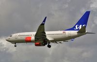 LN-RRB @ EGLL - Arriving 27R - by John Coates
