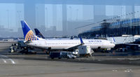 N66814 @ KORD - Gate B3 Chicago - by Ronald Barker