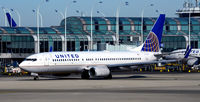 N76505 @ KORD - Taxi Chicago - by Ronald Barker