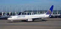 N76515 @ KORD - Taxi Chicago - by Ronald Barker