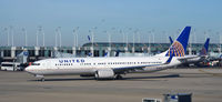 N66814 @ KORD - Taxi Chicago - by Ronald Barker