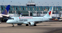 C-FEKH @ KORD - Taxi Chicago - by Ronald Barker