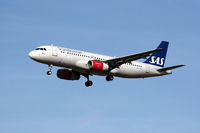 OY-KAO @ EKCH - OY-KAO about to land in CPH - by Erik Oxtorp