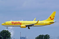 D-AHFX @ EDDL - Boeing 737-8K5 [30416] (TUIfly) Dusseldorf~D 18/06/2011 - by Ray Barber