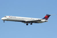 N975DL @ DFW - Landing at DFW Airport