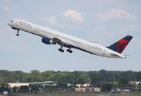 N592NW @ DTW - Delta 757-300 - by Florida Metal