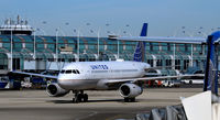 N831UA @ KORD - Taxi Chicago - by Ronald Barker