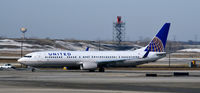 N37466 @ KORD - Taxi Chicago - by Ronald Barker