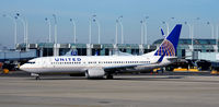 N76529 @ KORD - Taxi Chicago - by Ronald Barker