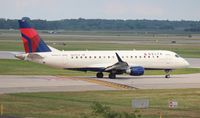 N627CZ @ DTW - Delta Connection E175
