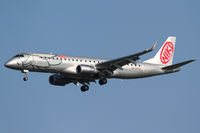 OE-IXF @ LOWW - Niki Emb190 - by Thomas Ranner