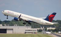 N666DN @ DTW - Delta 757-200