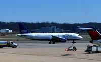 N662JB @ KDCA - Glad to be Blue Taxi National - by Ronald Barker