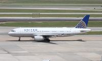 N422UA @ KIAH - Airbus A320
