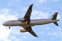 OD-MRR @ EGLL - Airbus A320-232 [3837] (MEA-Middle East Airlines) Home~G 31/07/2011. On approach 27R. - by Ray Barber