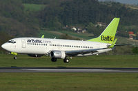 YL-BBL @ VIE - Air Baltic