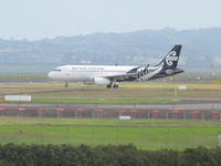 ZK-OXB @ NZAA - wider view - by magnaman