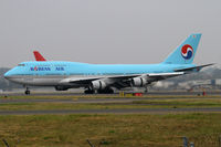 HL7490 @ YSSY - landed on 16R - by Bill Mallinson