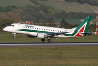 EI-RDD @ LOWW - Alitalia Cityliner Emb175 - by Thomas Ranner