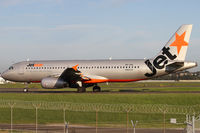 VH-VQL @ YSSY - taxiing to 34R - by Bill Mallinson