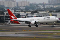 VH-OGJ @ YSSY - finals to 16R - by Bill Mallinson
