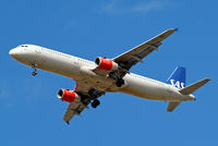 OY-KBF @ EGLL - OY-KBF   Airbus A321-232 [1807] (SAS Scandinavian Airlines) Home~G 08/08/2011. On approach 27R.