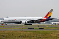 HL7597 @ YSSY - down on 16R - by Bill Mallinson